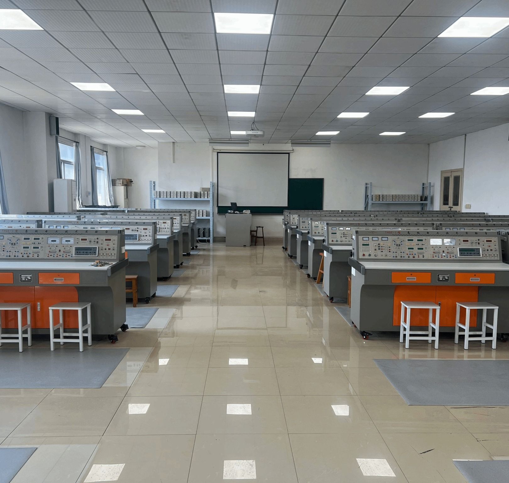 电工与电路实验室